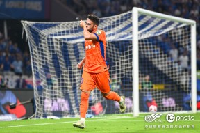 多米全站app -山东泰山训练开放日，冲刺阶段篮板制胜引欢呼，荷甲在即，纪律约束更严格的简单介绍